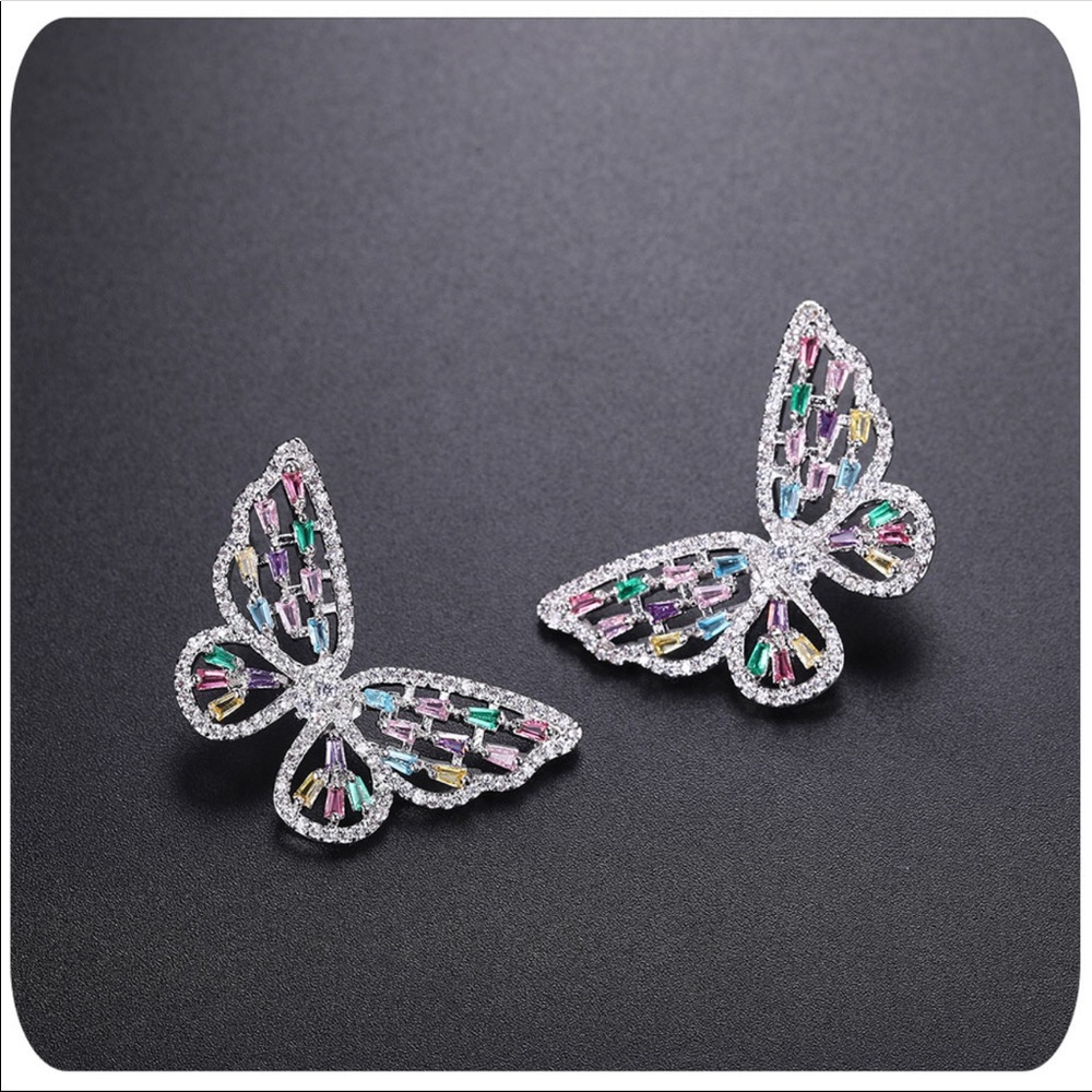 🌟 Beautiful White Gold Plated Butterflies Earrings